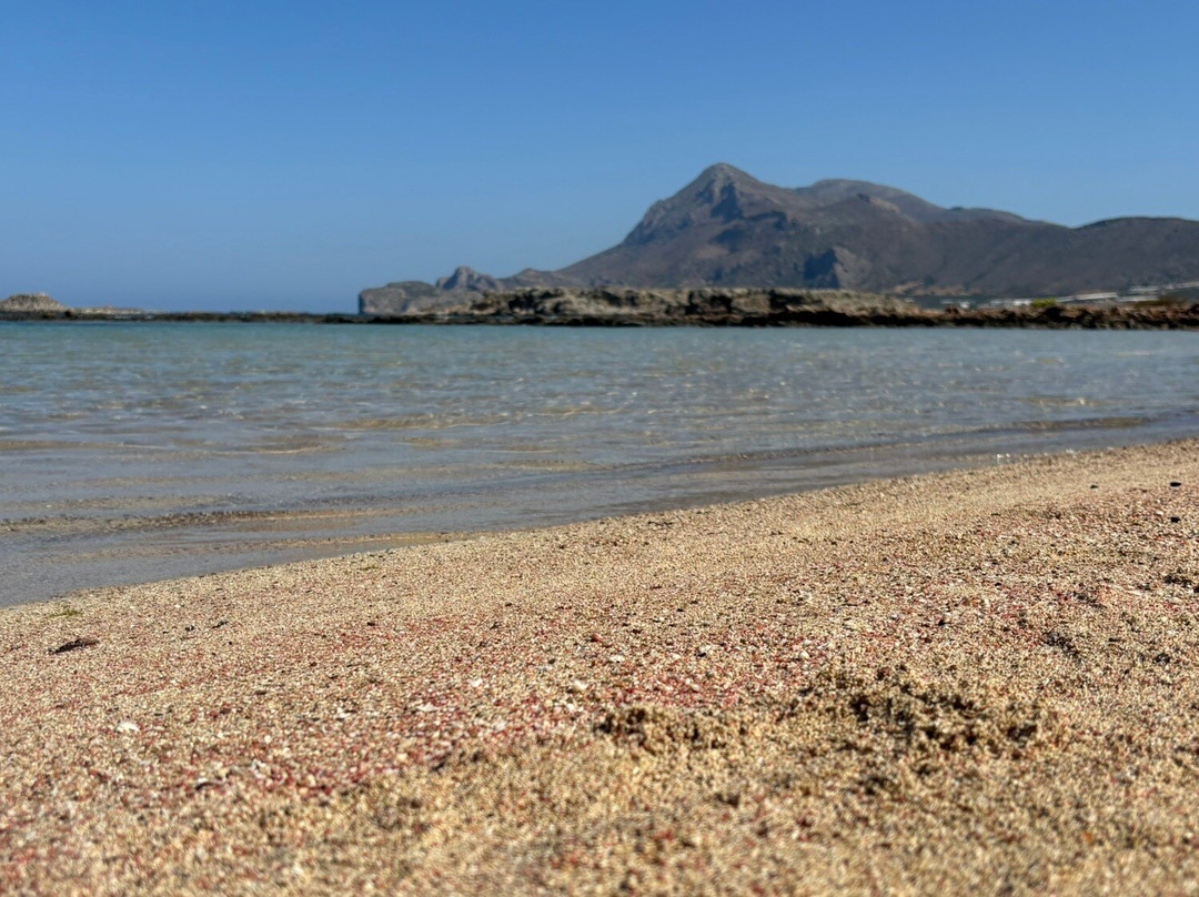 Tiny Beach Pink Sand-Limeniskos必去景点
