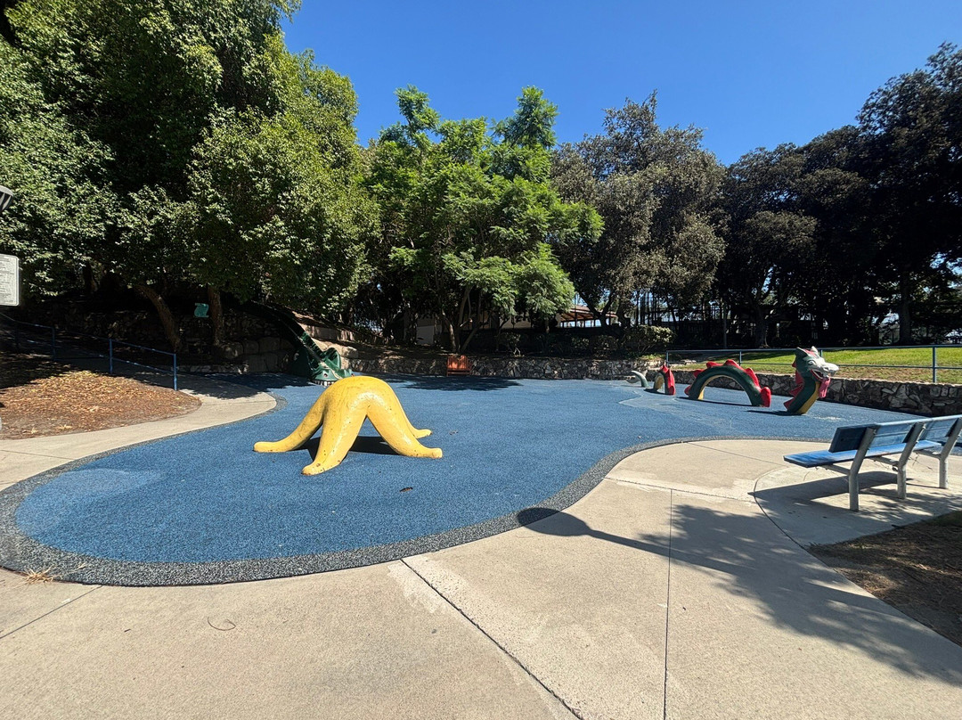 Atlantis Play Center-园林必去景点