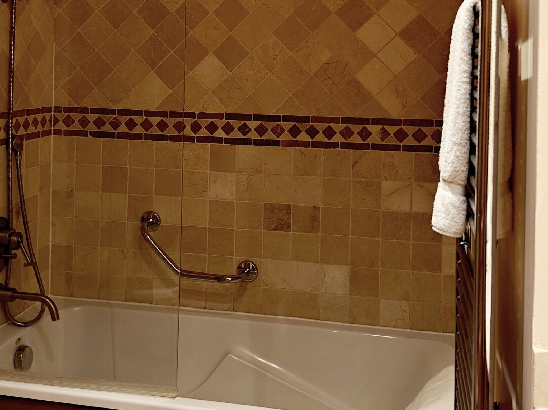 Hostellerie de la Tour d'Auxois主图