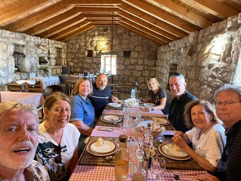 Genuine Tours  by Ella-萨格勒布必去景点