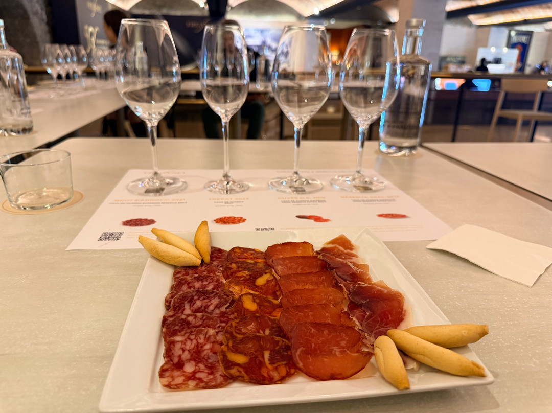 Freixenet-桑特萨杜尔尼达诺亚必去景点