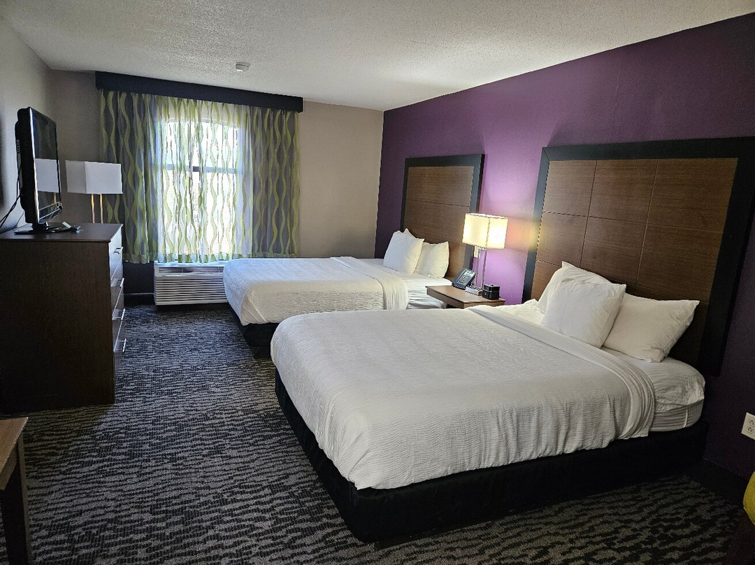 La Quinta Inn & Suites By Wyndham Columbus North主图