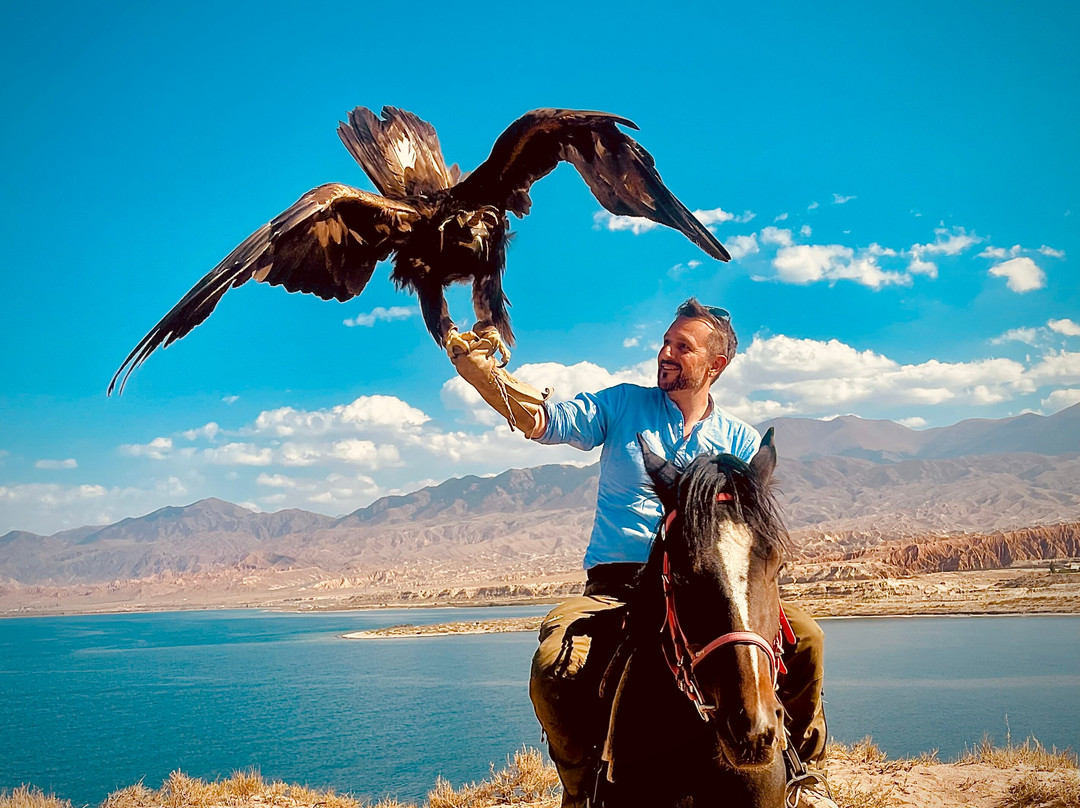 Eagle Hunting Show by Salavat-Bokonbayevo必去景点