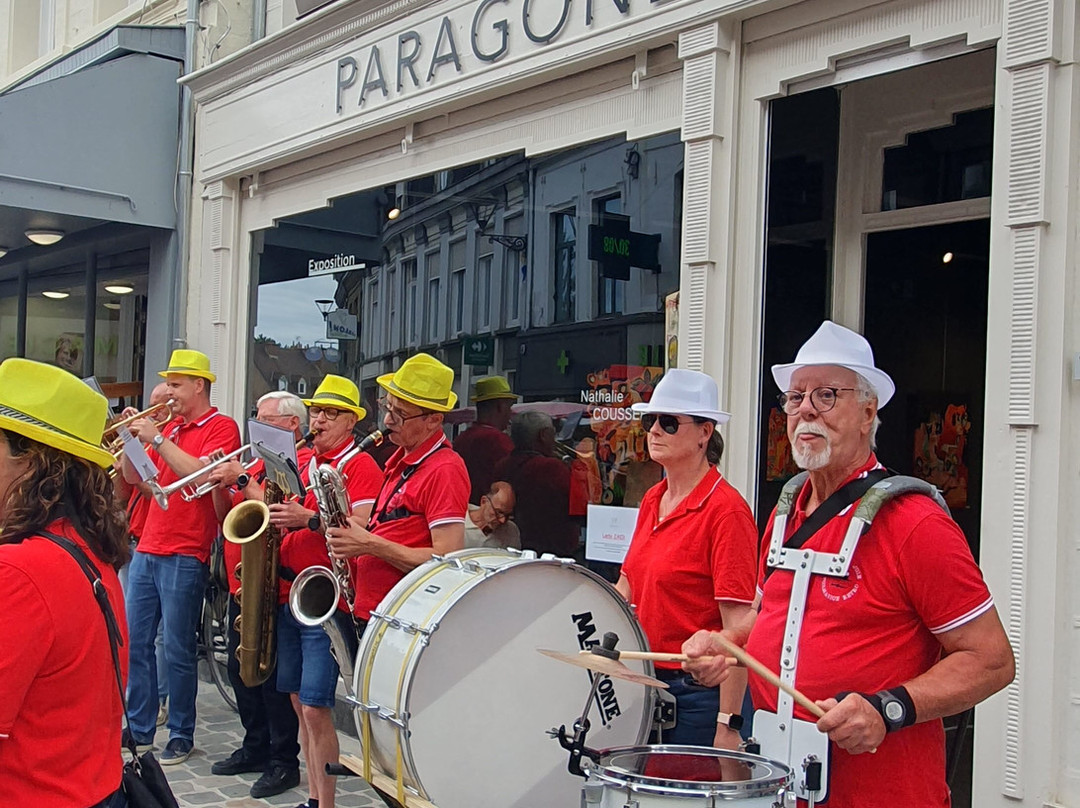 Paragone-Bergues必去景点