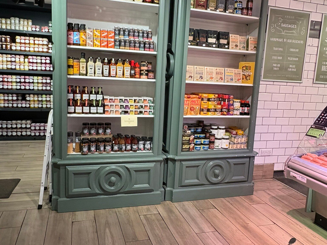 The Hollies Farm Shop-Little Budworth必去景点