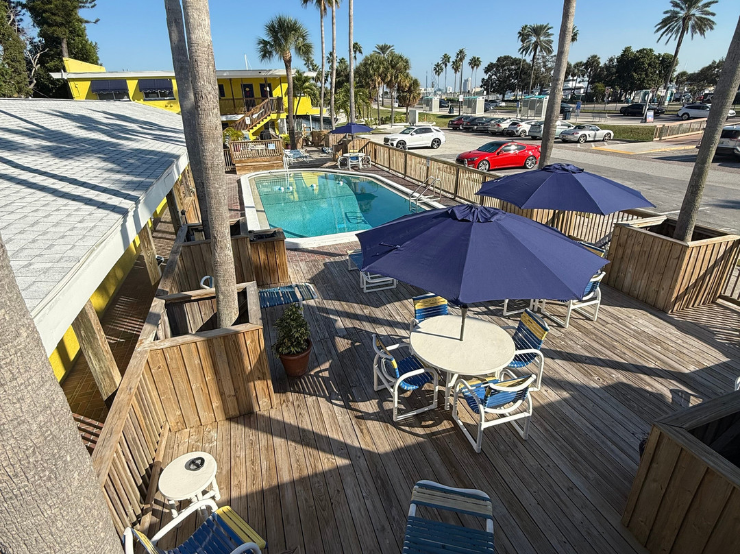 Barefoot Bay Resort and Marina主图