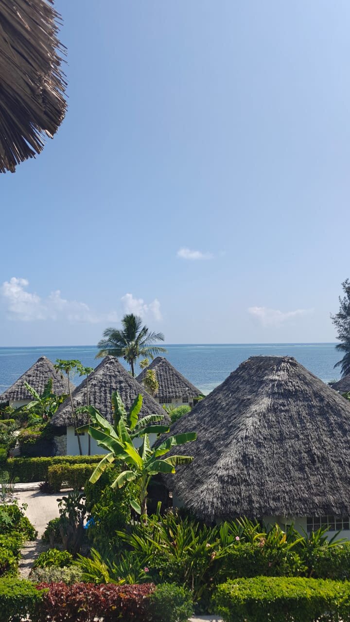 Zanbluu Beach Hotel-官方