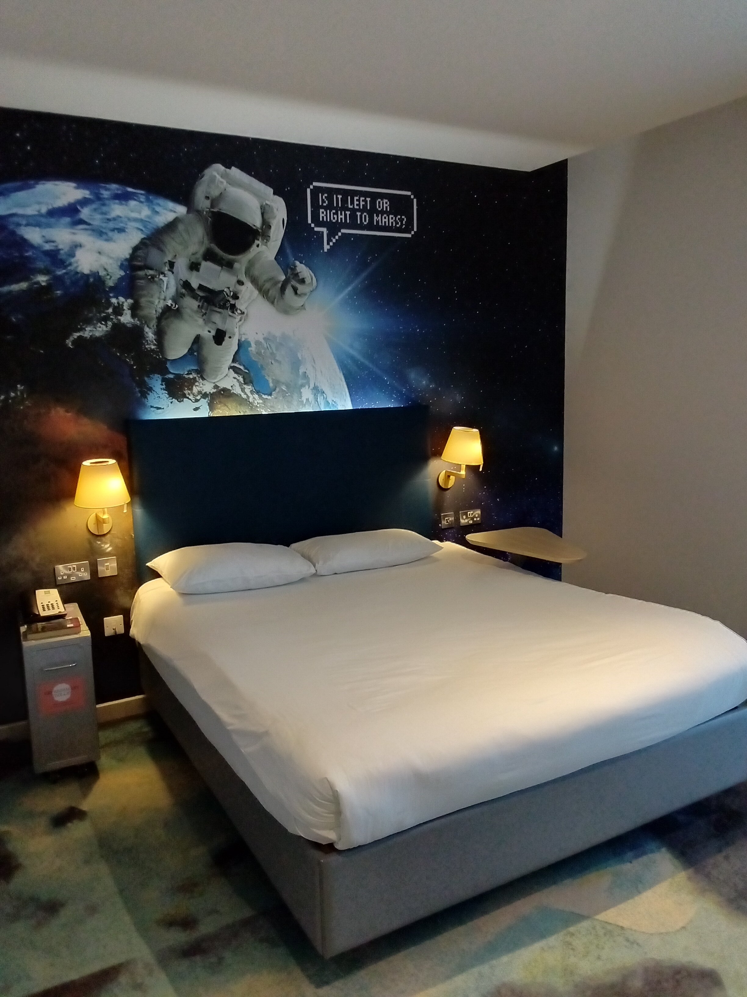 宜必思尚品伦敦希思罗机场酒店-官方