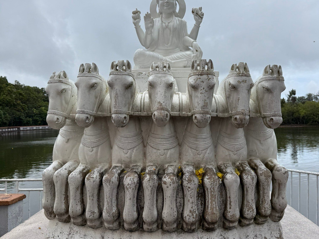 Peak Tours by Arnaud Peka-莫纳山必去景点