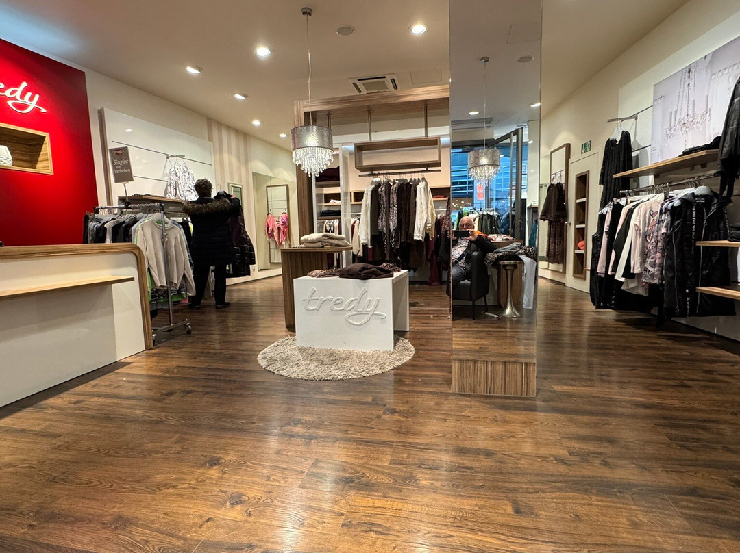Tredy Damen Mode Geschäft In Paderborn.