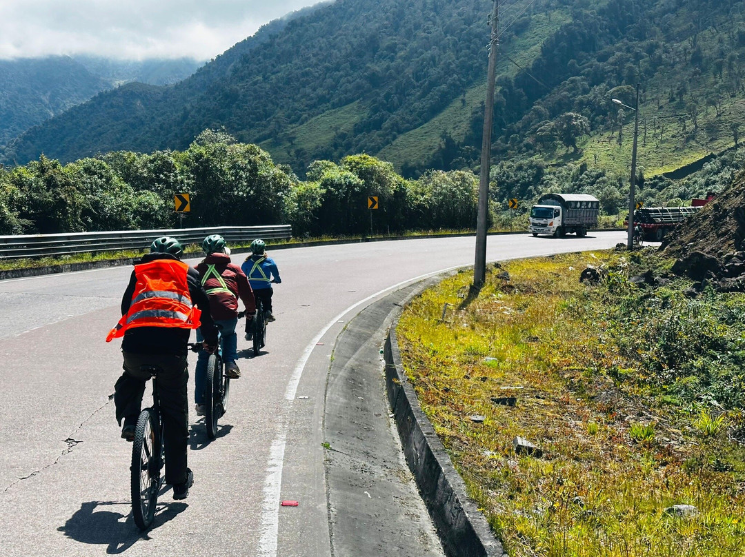 Quito Bike Tours & Travel Experiences-基多必去景点