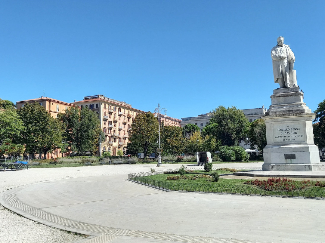 Piazza Cavour-安科纳必去景点