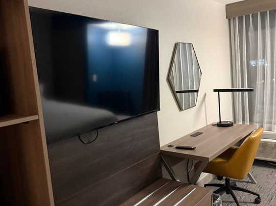 伯灵顿智选假日酒店主图