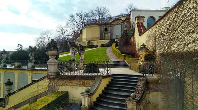 亚里亚酒店主图