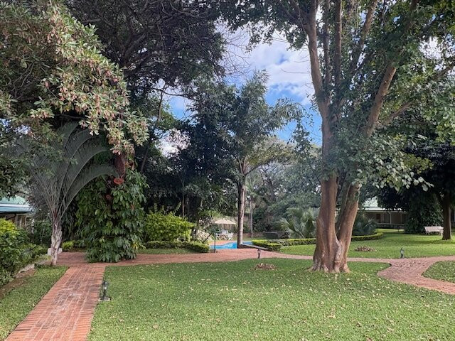 巴通卡旅馆主图