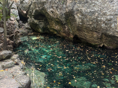Cenote Azul-尤卡坦半岛必去景点