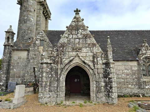 Église Saint-Pierre de Berrien-Berrien必去景点