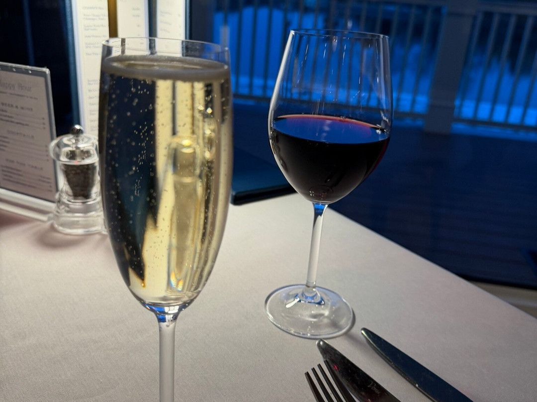 橡树水滨酒店主图