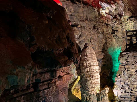 Howe Caverns-Howes Cave必去景点
