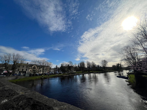 Whites Castle & Crom-a Boo Bridge-Athy必去景点