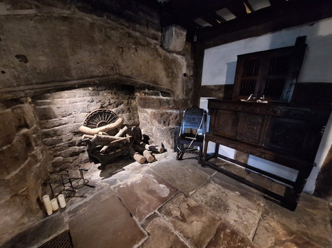 Smithills Hall Museum-博尔顿必去景点