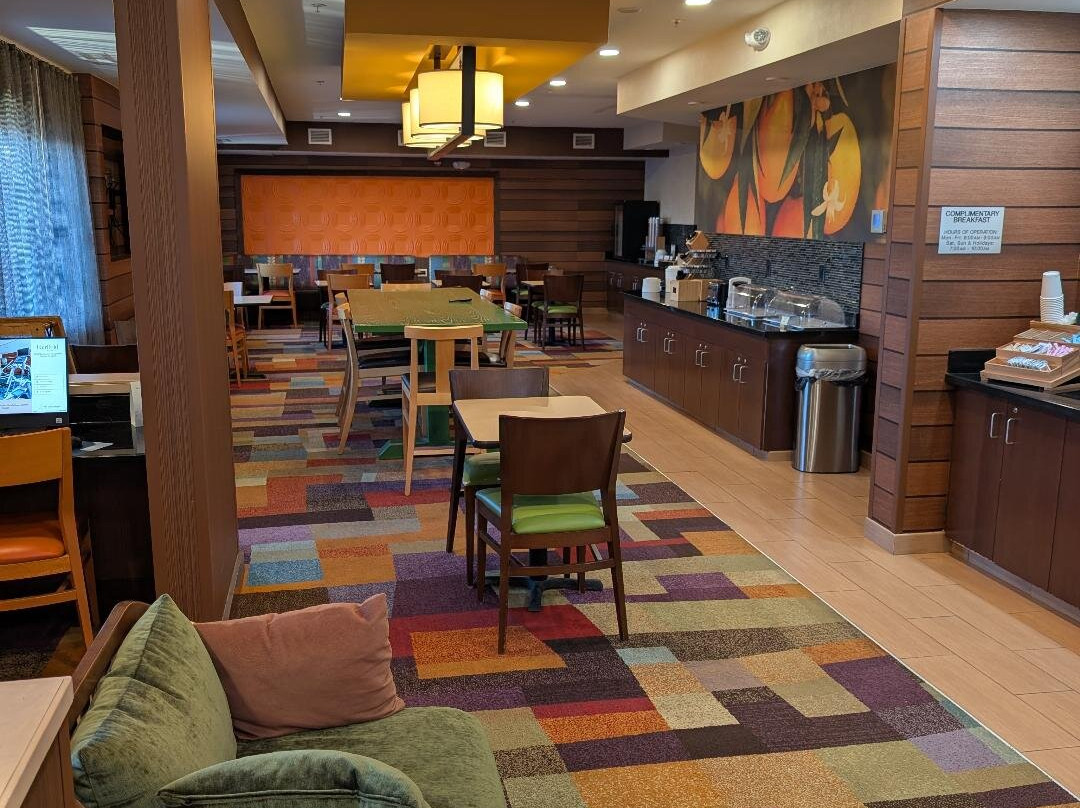 代顿南万枫酒店及套房主图