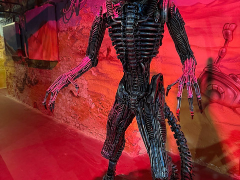 Trash Art Museum-布达佩斯必去景点