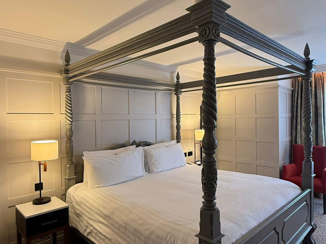 城堡庭院水疗及休闲酒店主图