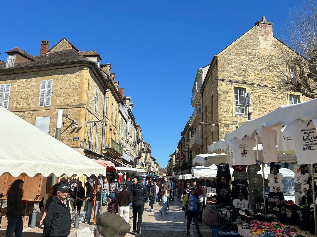 Sarlat Market-萨尔拉必去景点