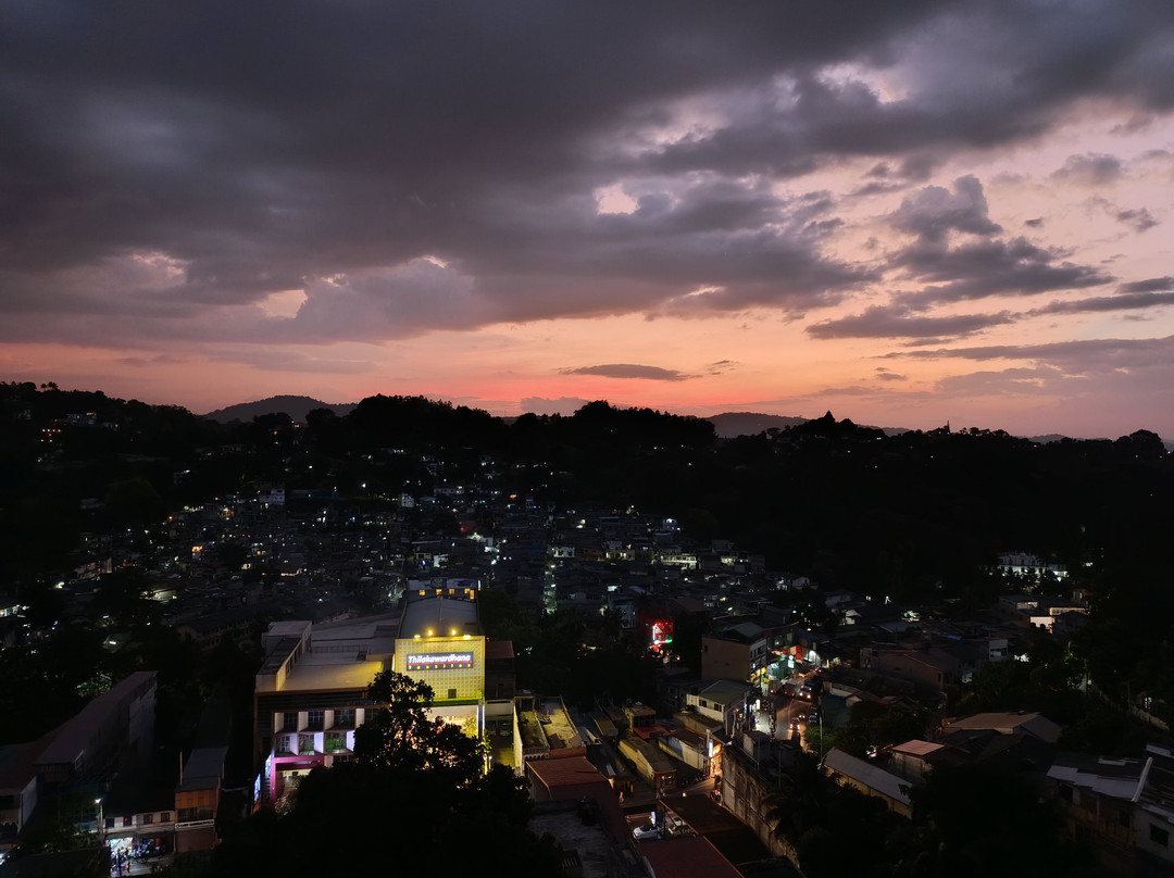 格兰德康提亚酒店主图