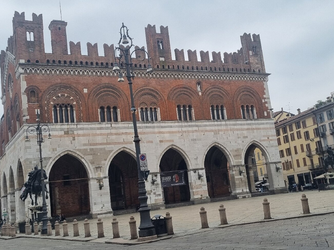 Palazzo Gotico-皮亚琴察必去景点