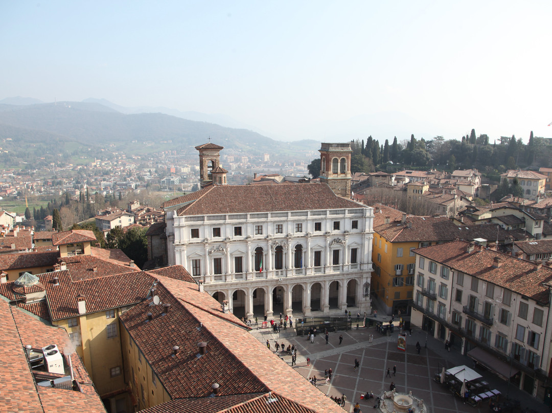 Piazza Vecchia-贝加莫必去景点