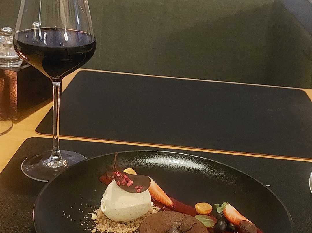 艾则瑞温泉酒店主图