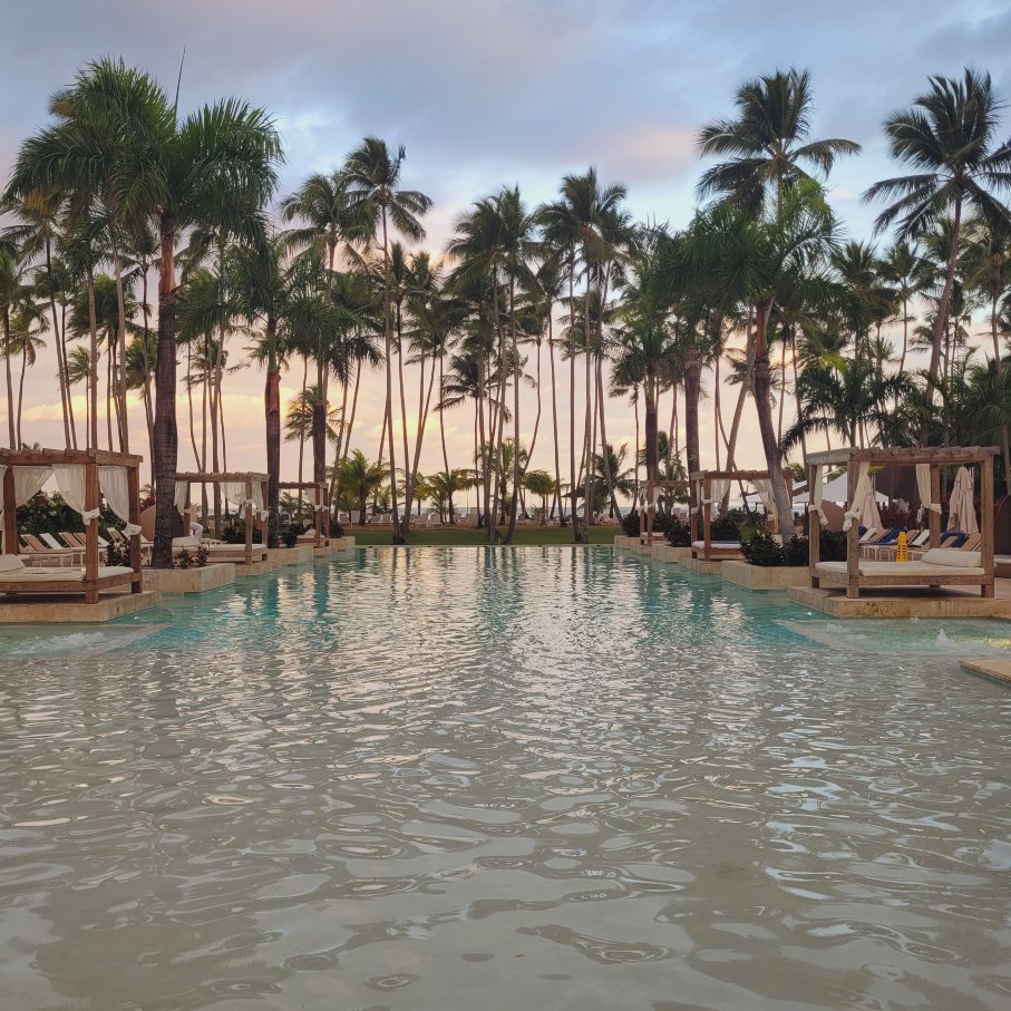 韦瓦V 萨玛纳全包度假村，温德姆Trademark精选-泳池