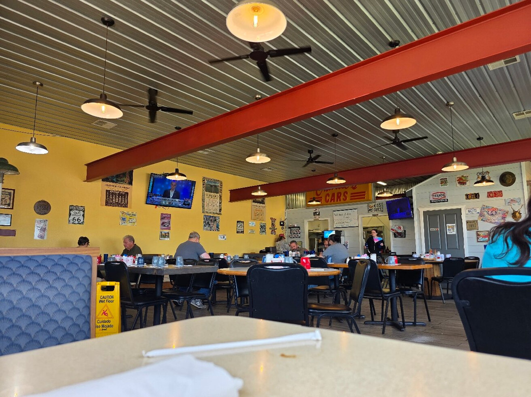 Flo's 66 Diner