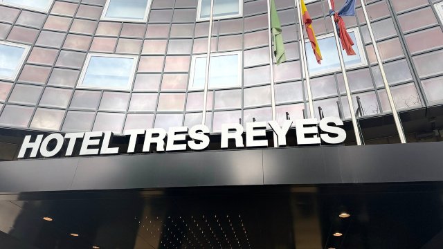 潘普洛纳特雷斯雷耶斯酒店-旅行者