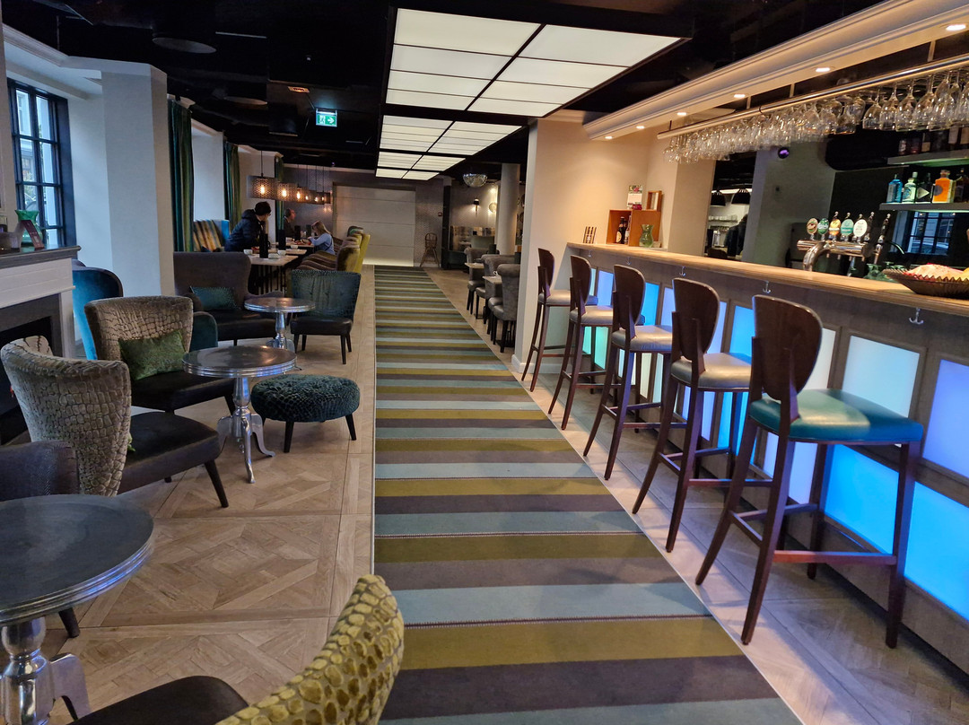 阿布萨隆酒店主图
