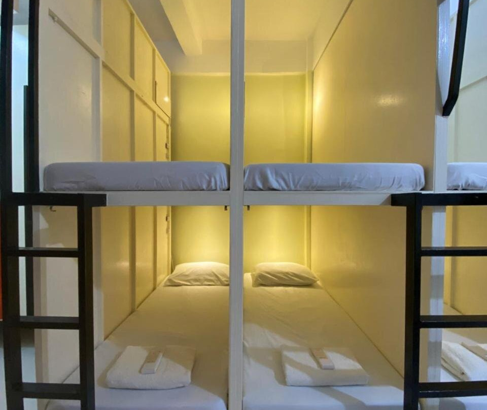 B2 Capsule Sleep Pods