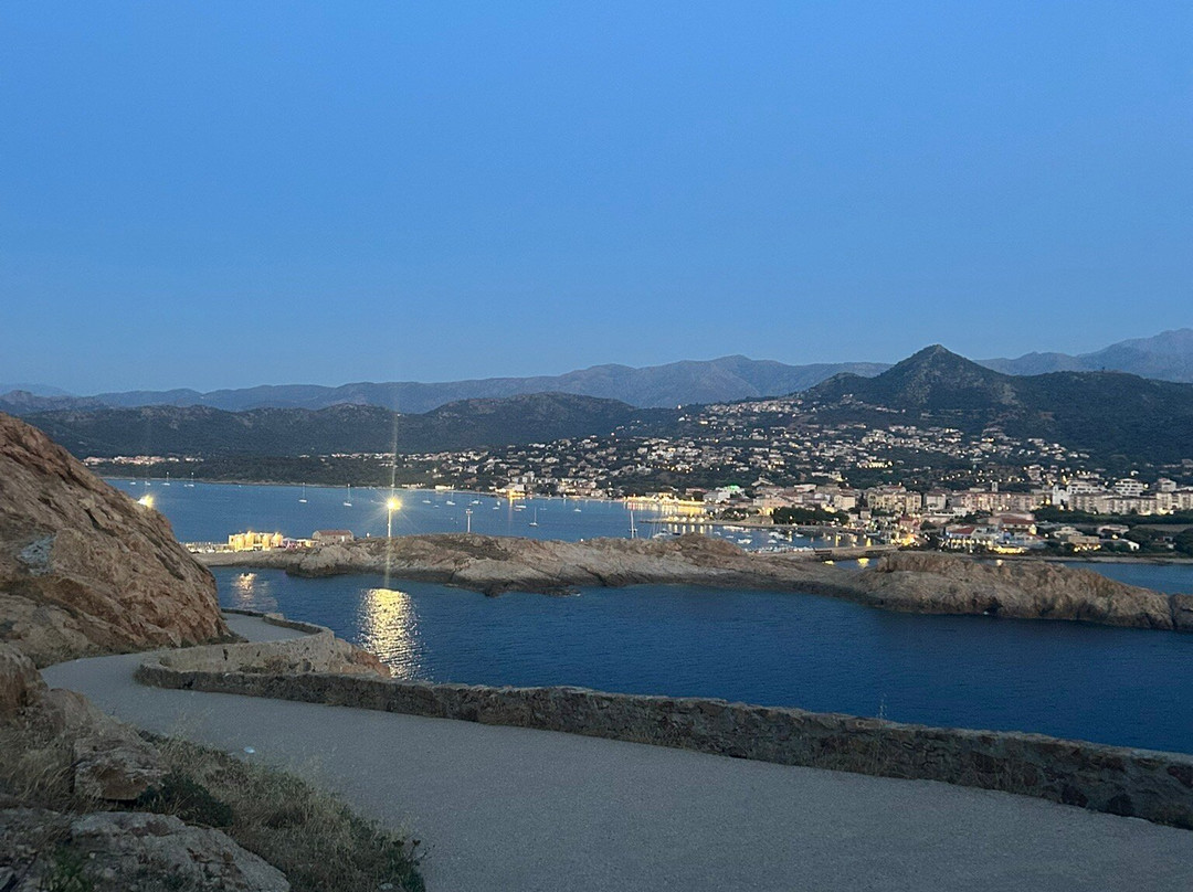 Phare de la Pietra-Ile Rousse必去景点