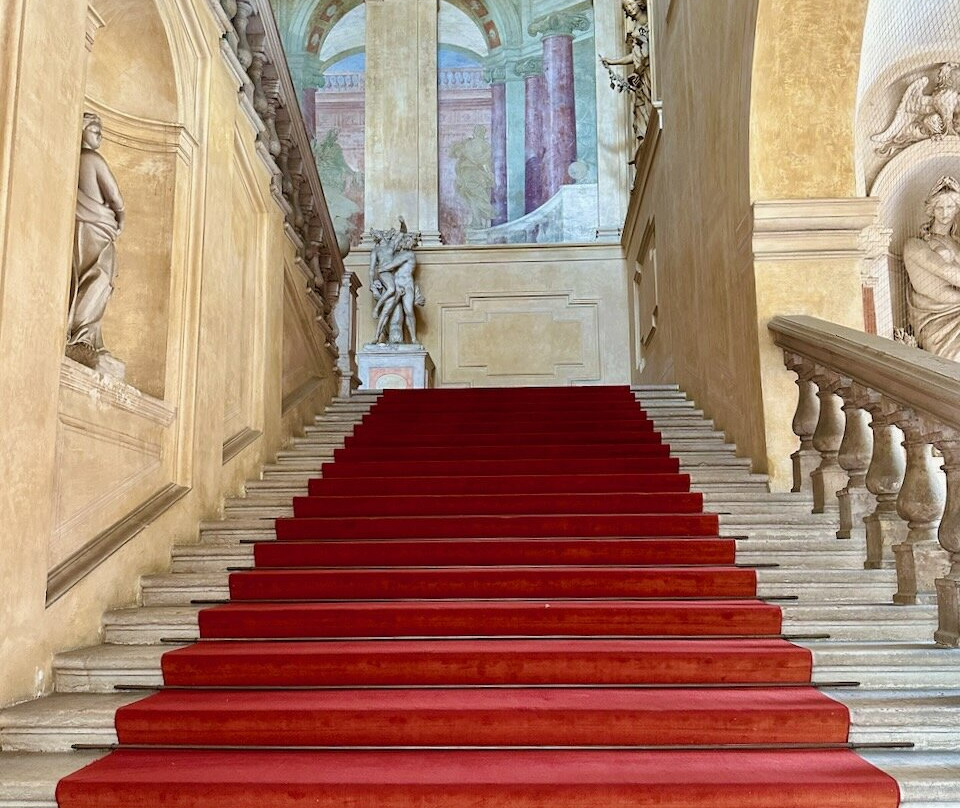 Palazzo Ducale-萨索洛必去景点