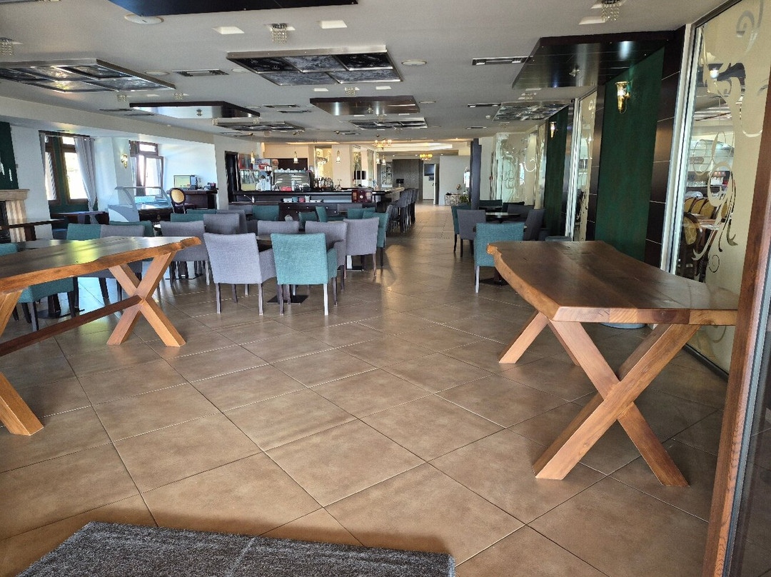 墨尔萨吉温泉酒店主图