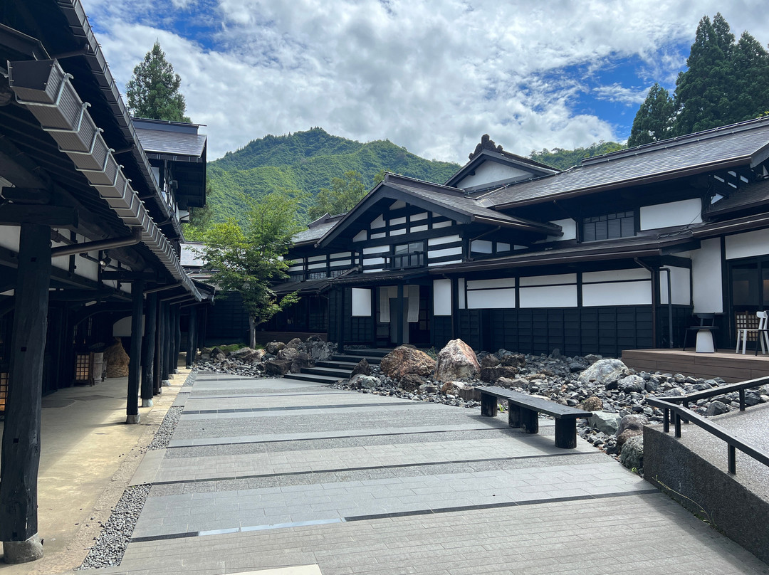 龙言旅馆主图