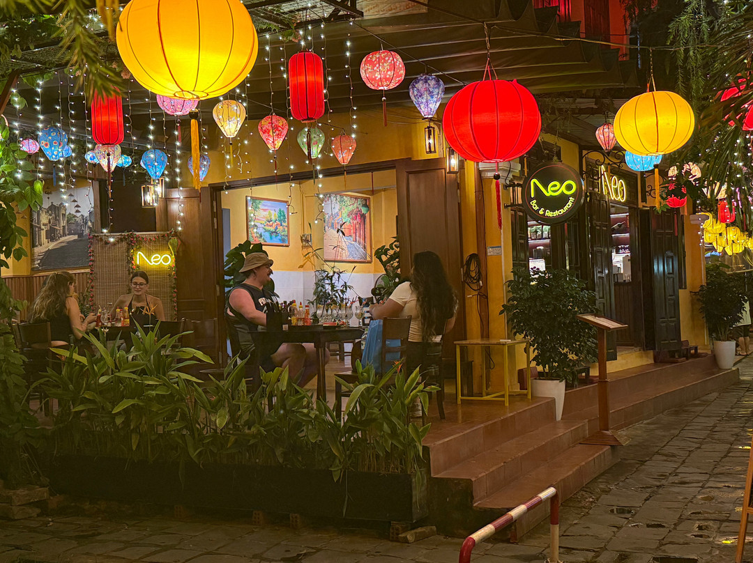 NEO Bar & Restaurant