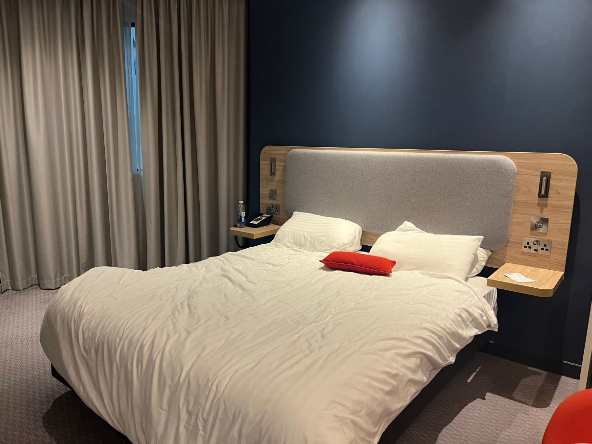 伦敦希斯罗 T4 航站智选假日酒店-旅行者