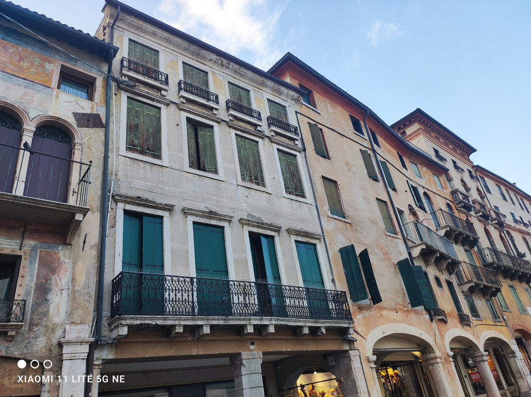 Piazza Libertà-巴萨诺－德尔格拉帕必去景点