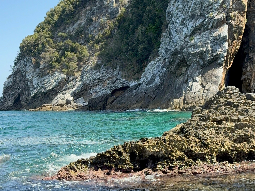 Les Hirondelles-Agios Ioannis必去景点