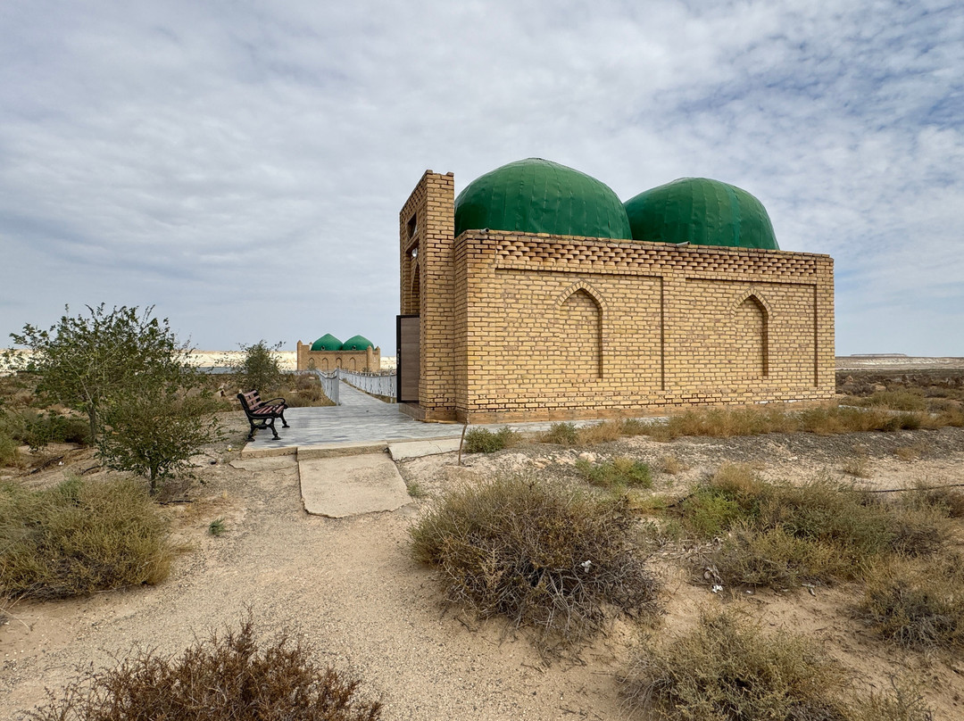 Gozli Ata Mausoleum-巴尔坎纳巴德必去景点