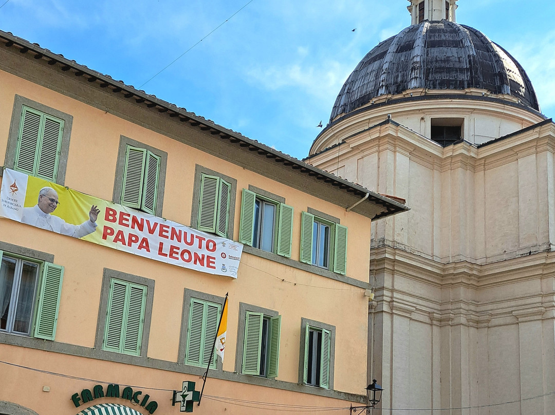 Piazza della Liberta-冈多菲堡必去景点