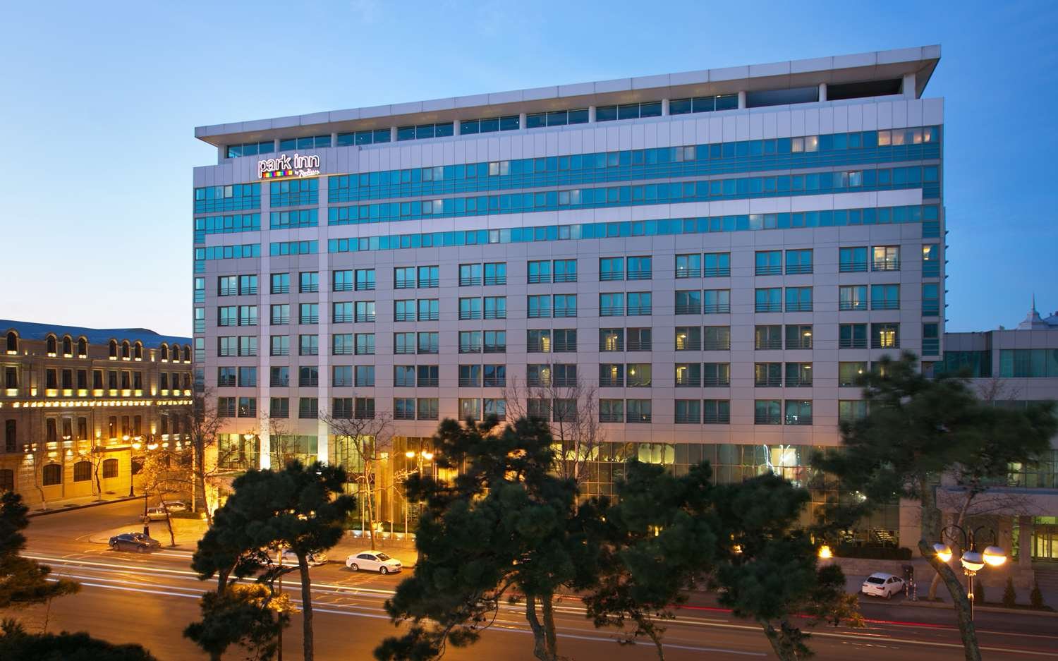 Radisson Hotel Baku-官方