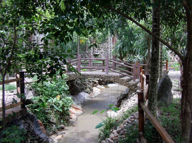 甘什岭槟榔谷海南原住民文化游览区景点图片
